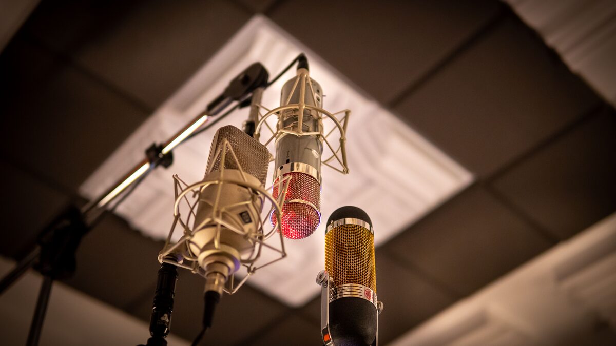Studio microphones, representing a comparison of Suno and Udio