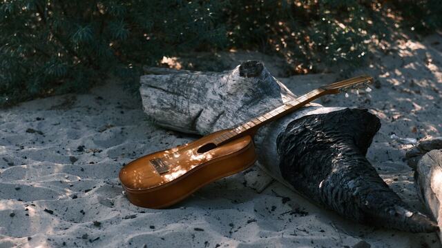 How to make an AI bossa nova song with Suno