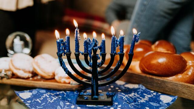 AI Hanukkah song: festive ideas for the eight nights