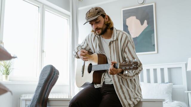 How to make an AI indie song with Suno