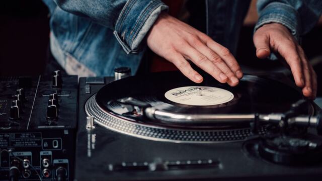 AI mashup generator: the honest way to blend tracks