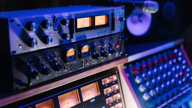 AI music mastering: make your track sound finished