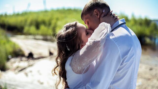 AI song for wife: turn years of love into a song for her