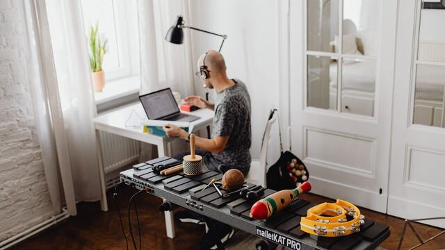 Best AI song generator: how to pick the right one