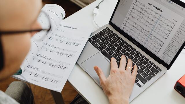 Udio vs Mubert: two tools for two jobs